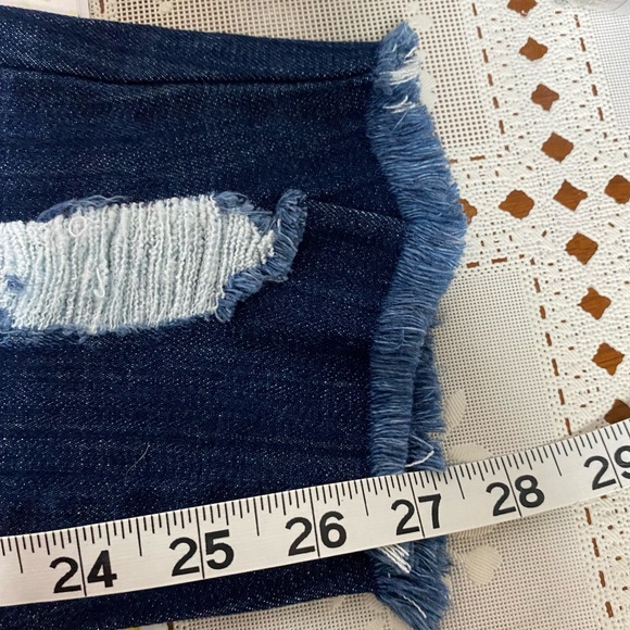 KANCAN CROPPED DISTRESSED JEANS - SIZE 22 (3XL) - Picture 8 of 8